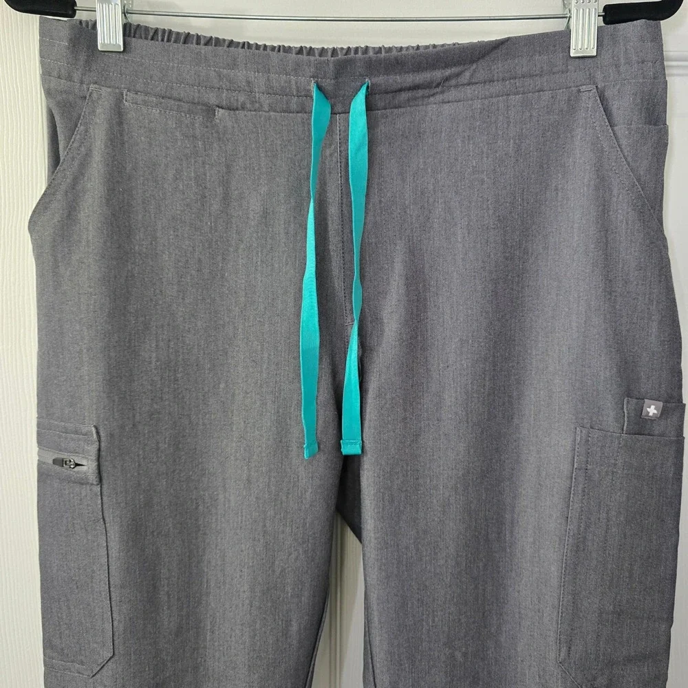 FIGS Technical Collection Scrub Pants Womens Medium Gray Cargo TW2000 Drawstring